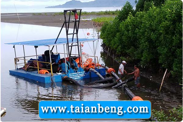 菲律宾客户采购远洋牌小型抽沙泵船用于河道抽沙